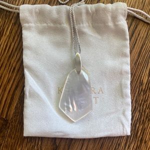 Kendra scott necklace